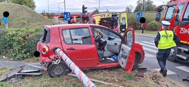 Wypadek z udziałem dwóch aut, Rondo Inowrocławskie Bydgoszcz, 14.10.23
