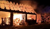 W nocy spaliła się stodoła w Choczni pdo Wadowicami. Strażacy: możliwe podpalenie [ZDJĘCIA]