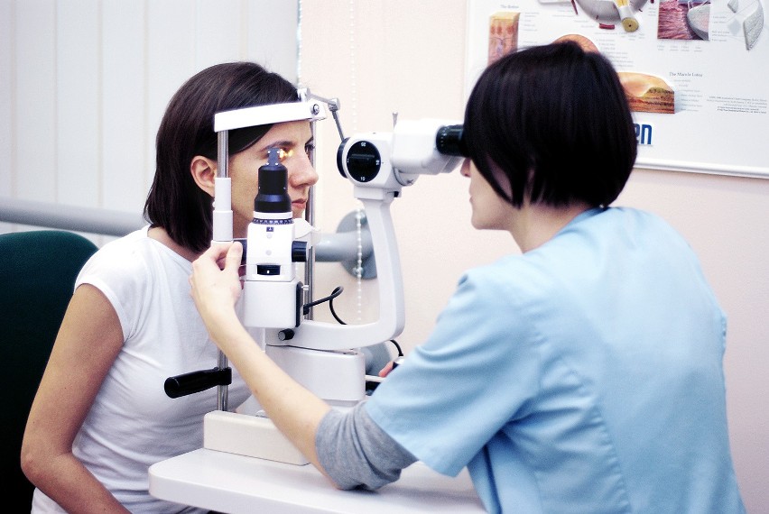 Pracownicy Eye – Laser Center pożegnali się z okularami! Laserowa korekcja wady wzroku