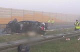 Świnice Warckie. Wypadek rodziny z Łomży na A2. Dwoje dzieci nie żyje (wideo)