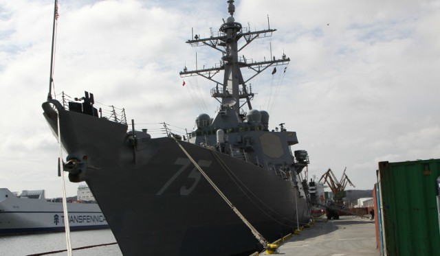W piątek rano do portu w Gdyni zawinął amerykański niszczyciel USS Donald Cook. Pływająca tarcza antyrakietowa okręt USS Donald Cook to jedna z z czterech takich jednostek w Europie.