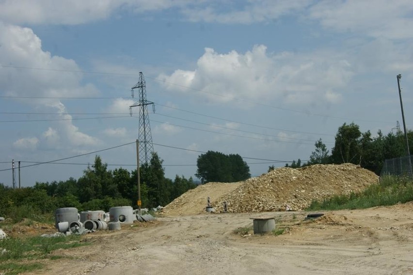 Obwodnica Wolbromia coraz bliżej. Budują trzecie rondo, dwoma już jeżdżą samochody