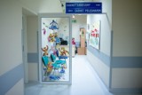 Poznań: W szpitalu przy ul. Krysiewicza przyjmują pacjentów według kodów i kolorów. Trwa tam próba systemu segregacji medycznej pacjentów