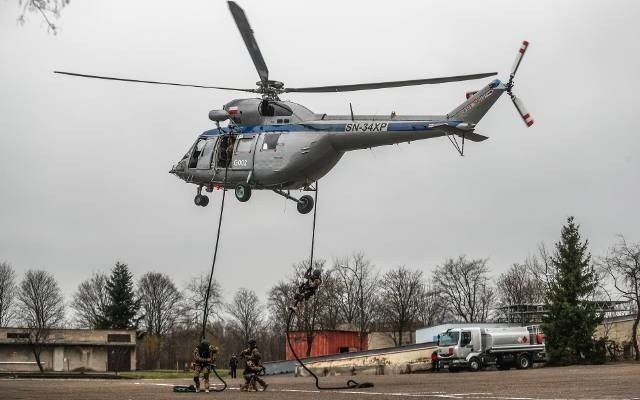 Antyterroryści będą ćwiczyć w domach wysiedlonych pod budowę drogi ekspresowej S14 [zdjęcia]