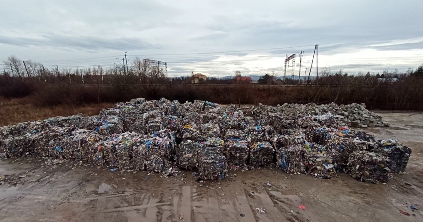 Składowisko śmieci w Hureczku.