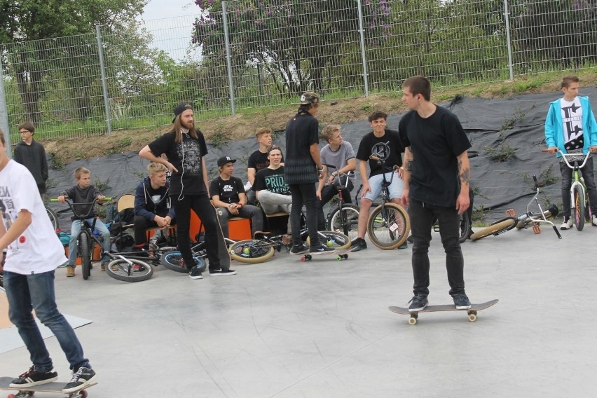 Pokaz ekstremalnej jazdy na skateparku [FOTO]