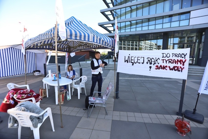 Protest pracowników sieci Kaufland we Wrocławiu