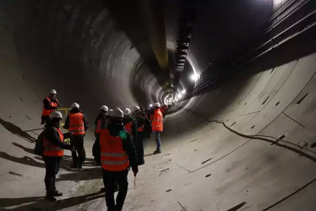 Tunel średnicowy W Łodzi Przeszliśmy Kolejowym Tunelem Pod Centrum Miasta Zobacz Zdjęcia Z Tej 9828