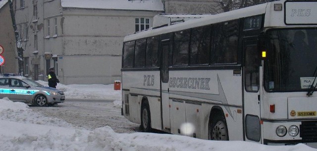 Na miejscu zdarzenia pracuje policyjna ekipa. 