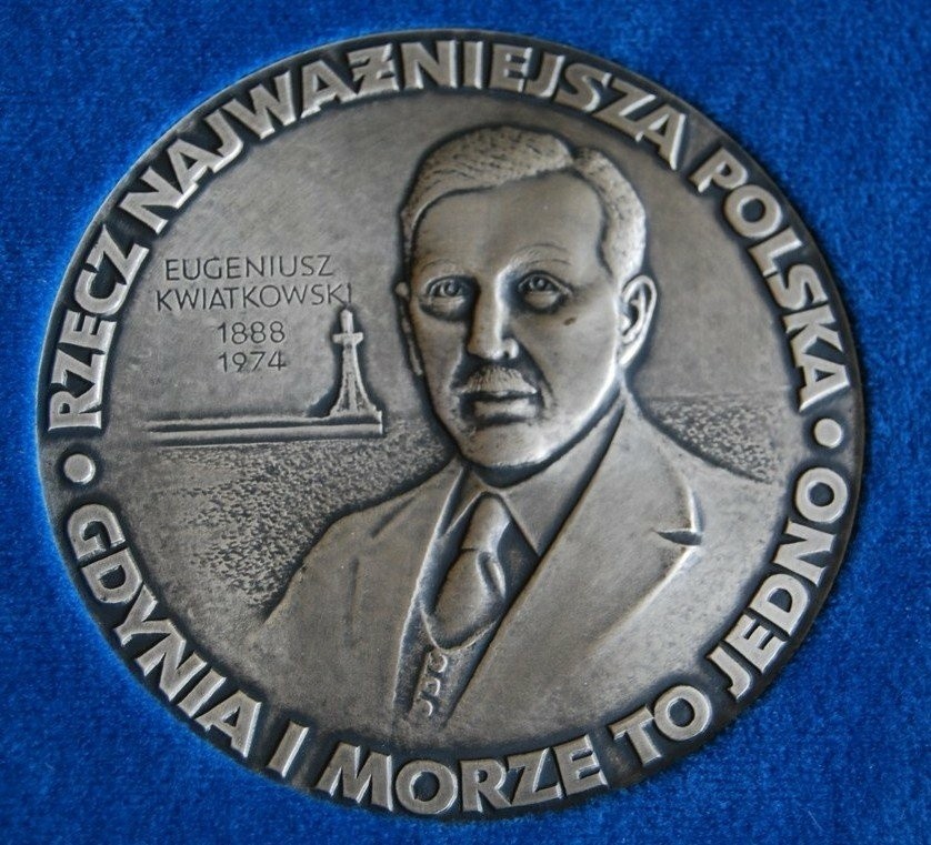 Tak prezentuje się medal imienia Eugeniusza Kwiatkowskiego...
