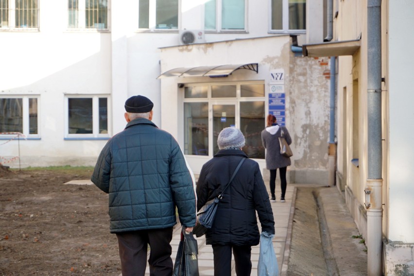 Uwaga, pacjenci. Zmiana głównego wejścia do szpitala przy ul. Staszica