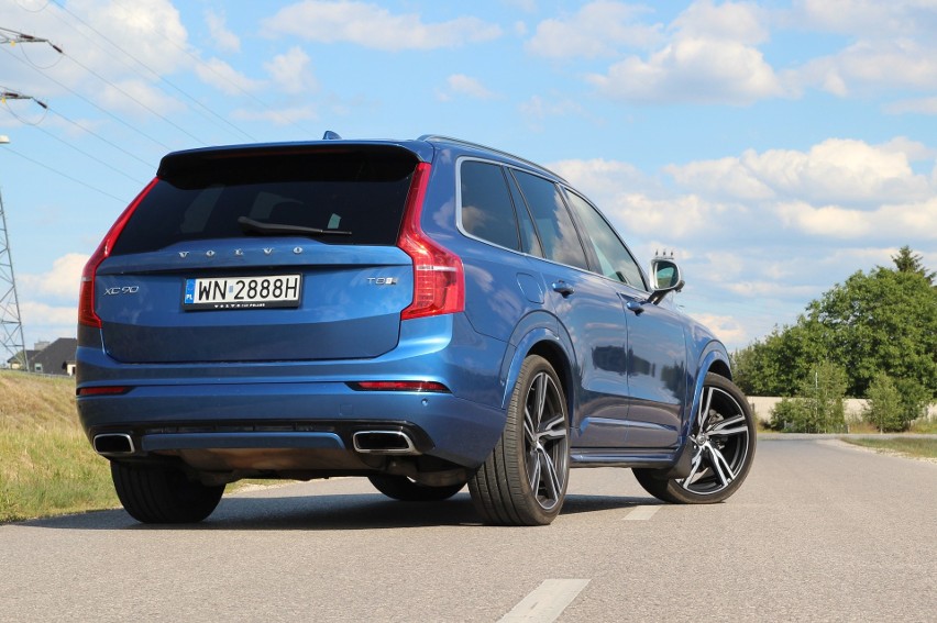 Volvo XC90 T8...