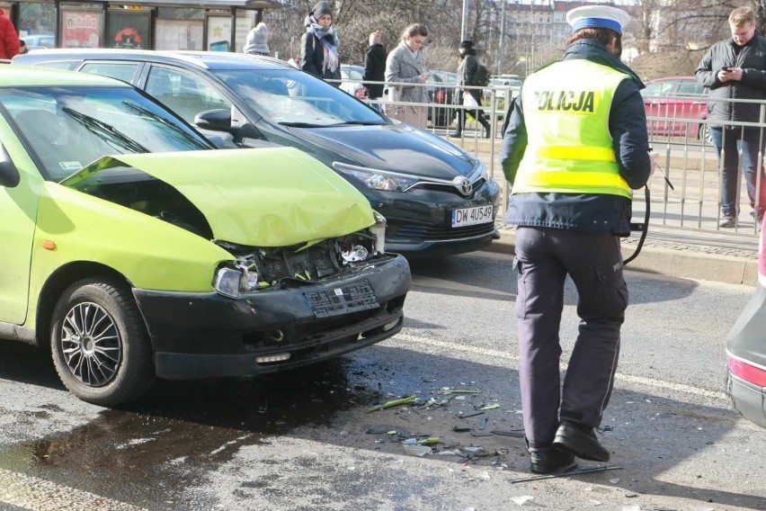 Wypadek na Jedności Narodowej. Są duże utrudnienia