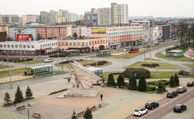 Puste ulice i plac Wolności w Dąbrowie Górniczej.Zobacz kolejne zdjęcia. Przesuwaj zdjęcia w prawo - naciśnij strzałkę lub przycisk NASTĘPNE