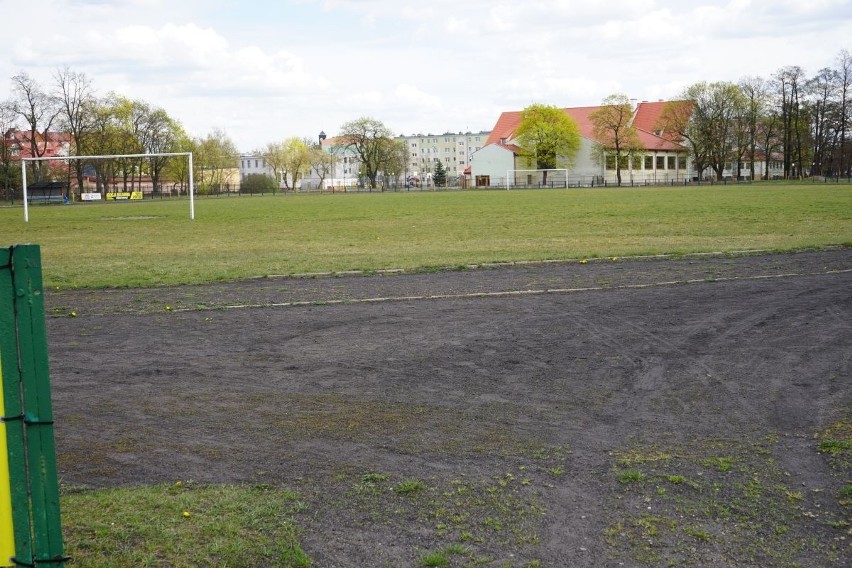 Stadion Miejski w Piszu doczeka się remontu. Jest prawie 3 mln zł dofinansowania [ZDJĘCIA]