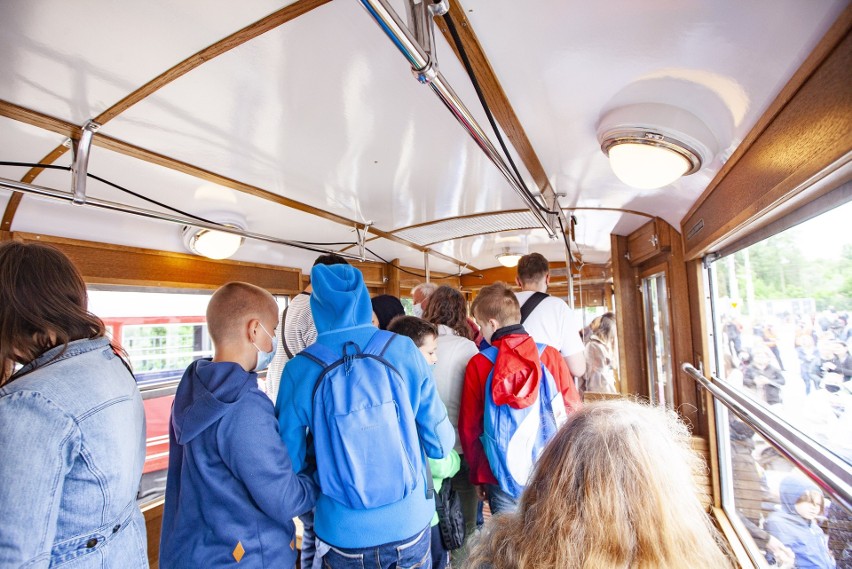 Historyczne tramwaje przejechały przez Kraków. Gratka dla pasjonatów!