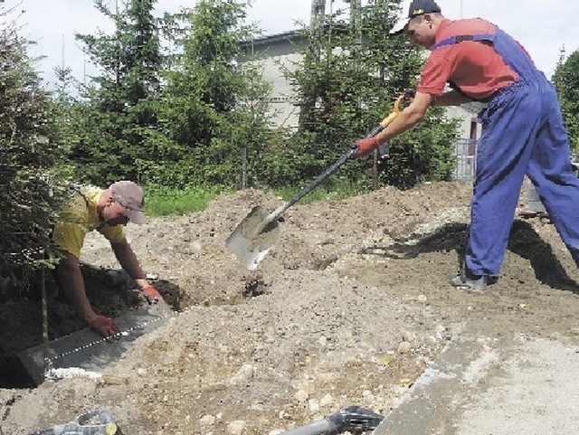 Budowa chodnika łączącego Osieki z Niedarzynem zakończy się jeszcze w tym tygodniu.