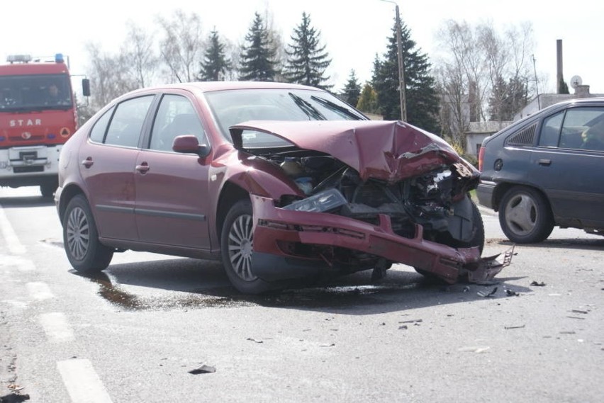 Kalisz: Wypadek w Kokaninie. Trzy osoby ranne [ZDJĘCIA,...