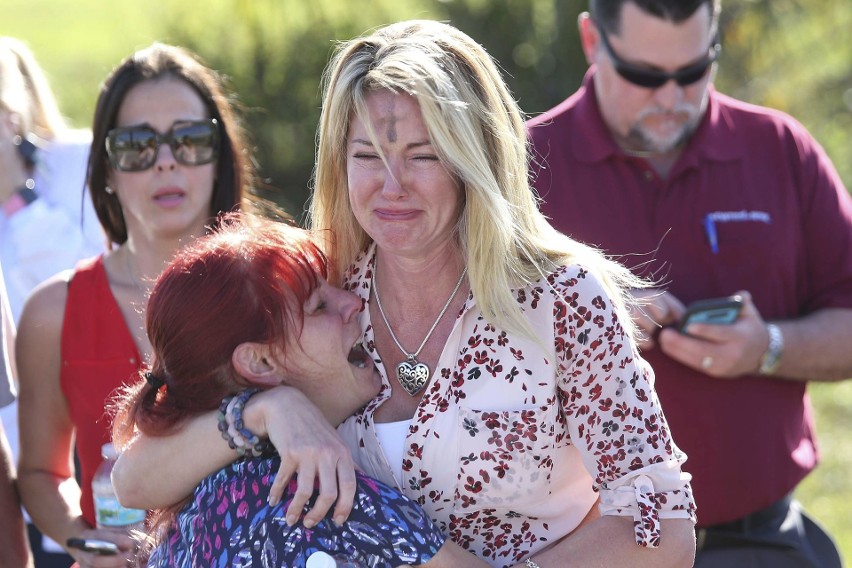 USA: Strzelanina w szkole w Parkland na Florydzie [ZDJĘCIA] Są ofiary, 17 osób nie żyje, 20 rannych. Sprawca to Nikolas Cruz, były uczeń