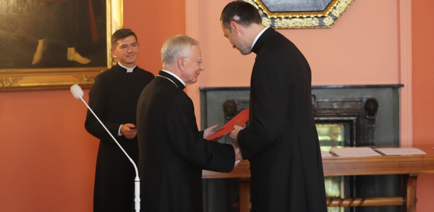 Kraków. Abp Marek Jędraszewski powołał proboszcza Katedry na Wawelu. Są też inne zmiany personalne w Archidiecezji Krakowskiej