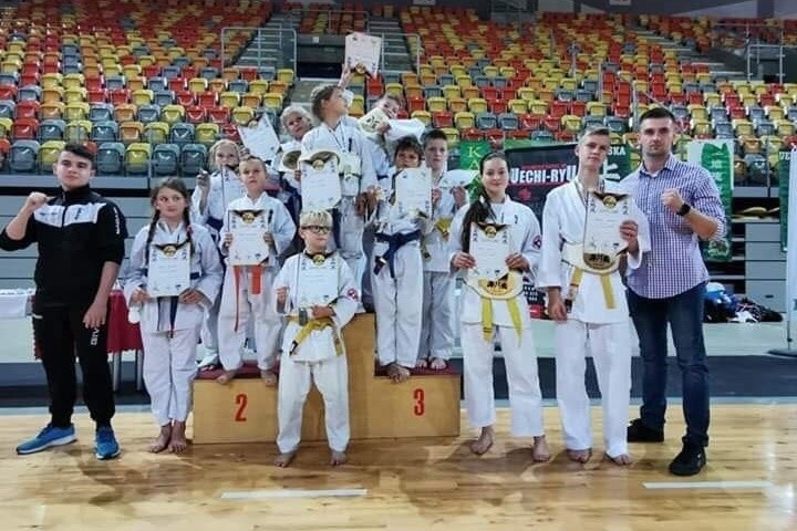 Wszyscy karatecy Akademii Holistycznej wrócili z medalami z turnieju w Częstochowie