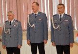 Komendant Lucjan Maczkowski pożegnał pocałunkiem sztandar policji