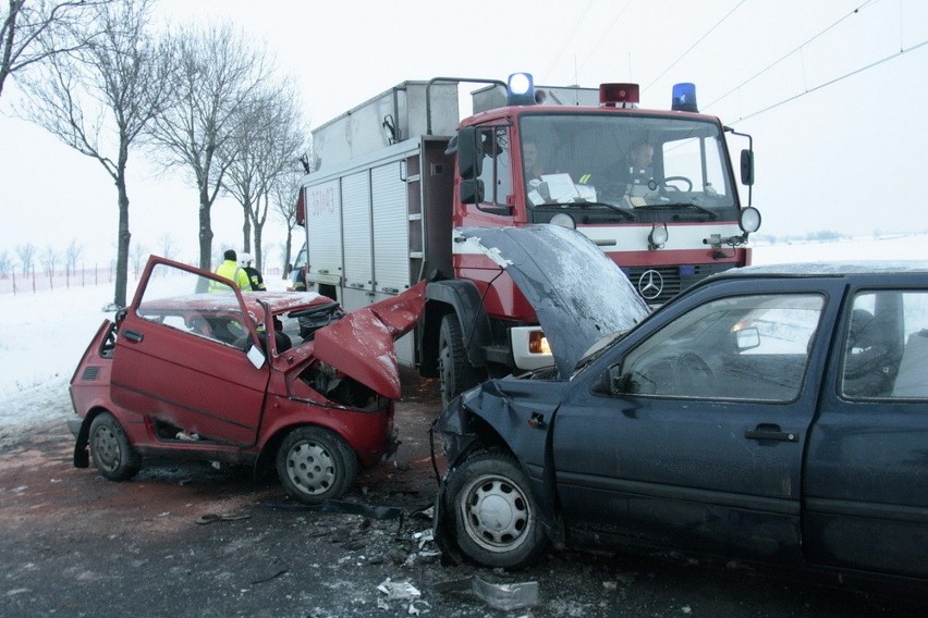 Wypadek na trasie Legnica - Złotoryja. Są ranni (ZDJĘCIA)