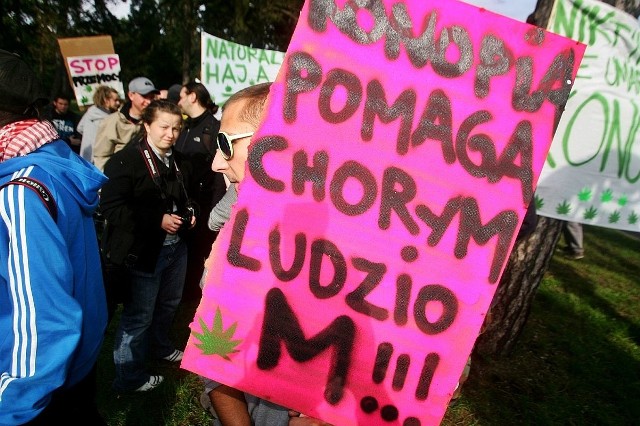 Fibromialgia oznacza ciągły ból. Chorzy podejrzewają, że pomogłaby im medyczna marihuana. Ale do tego konieczna diagnoza