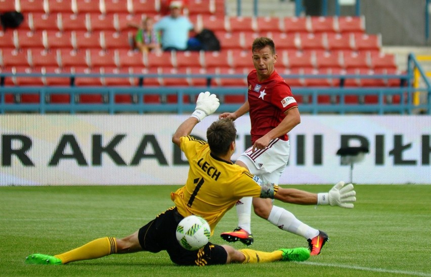 Wisła - Ruch 1-2: "Biała Gwiazda" na dnie tabeli po czwartej porażce z rzędu w ekstraklasie [WIDEO]