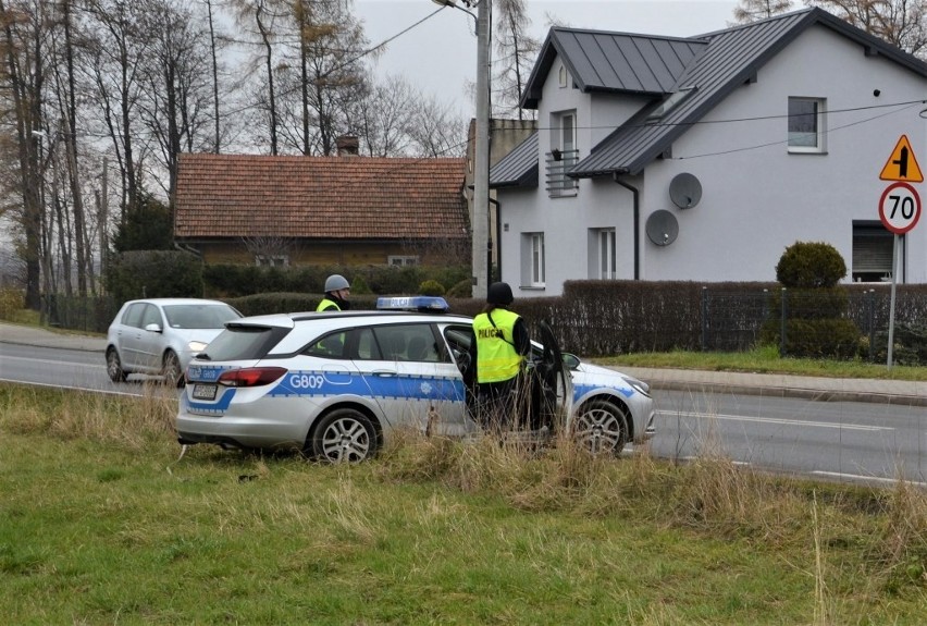 Policjanci ścigali sprawców napadu na jubilera. Blokowali drogi na trasie do Krynicy. Wszystko w ramach ćwiczeń