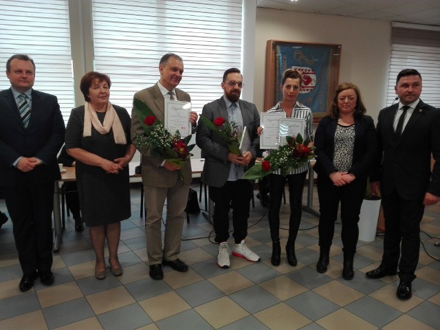 Laureaci dyplomy odebrali na sesji Rady Miasta Słubice.