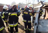 Strażacy OSP z powiatu lipskiego zakończyli kurs ratownictwa w Lipsku. Walczyli z ogniem i dymem oraz własnymi słabościami