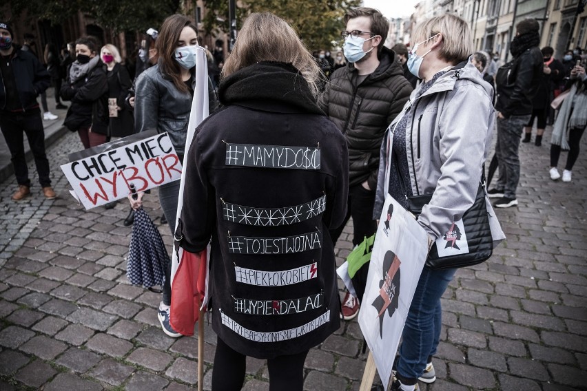 Tłumy torunianek i torunian po raz kolejny wzięło udział w...