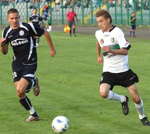 Kamil Karcz (z prawej) bardzo chciałby grać w Stali Stalowa Wola w kolejnym sezonie. 