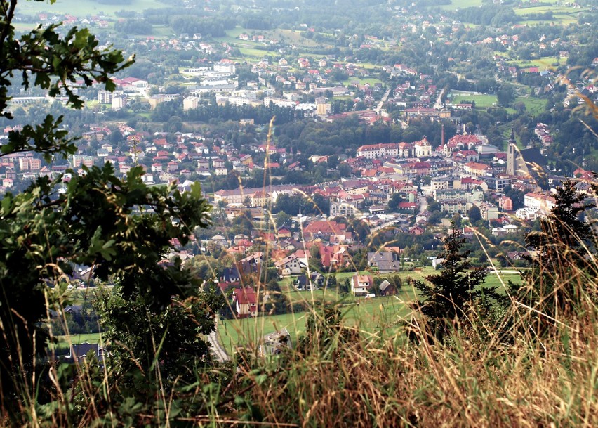 Odkryj Beskid Wyspowy. 53 złote rysie na Miejskiej Górze. W niedzielę szczyt zdobyło ponad 700 turystów