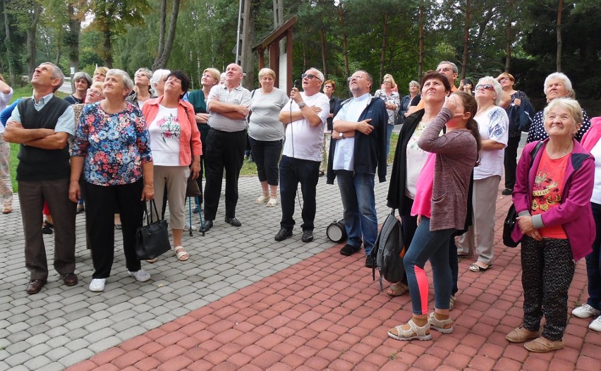 Przewodnikiem parafian ze Skalbmierza podczas pierwszej...