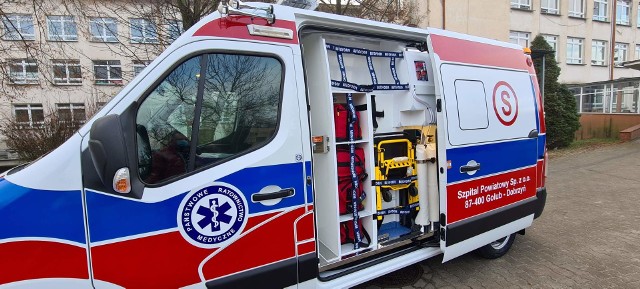 Szpital w Golubiu-Dobrzyniu zyskuje nowy sprzęt. Kilka tygodni temu  zakupiono ambulans medyczny wraz z wyposażeniem,  w tym noszami oraz  dwoma urządzeniami do kompresji klatki piersiowej