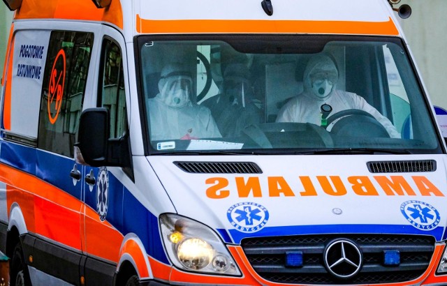 W czwartek, 2 kwietnia trwała ewakuacja pacjentów hematologii z Torunia do grudziądzkiego szpitala. Jak się okazuje, dwóch nie żyje.