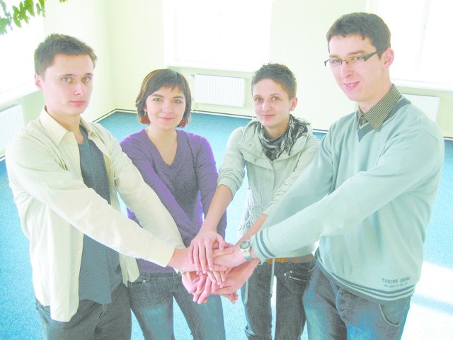 - Razem można więcej - mówią Krzysztof Ciecióra (pierwszy z lewej), Agnieszka Moczko, Magdalena Kalinowska i Andrzej Łakis.