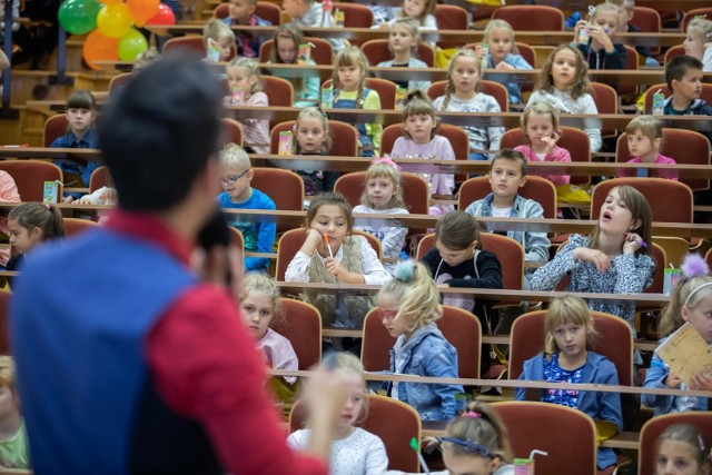 Inauguracja roku akademickiego Uniwersytetu Dziecięcego na UTP w Bydgoszczy. Wykład otwierający wygłosił dziennikarz i popularyzator nauki - Radek Brzózka.