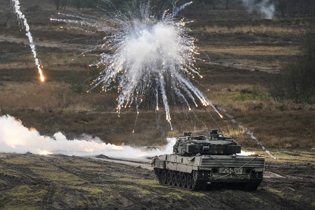 Niemcy wysyłają broń. Trzeba jednak ciągle wywierać na nich presję. Tak jak z Leopardami. Gdyby nie zdecydowana polska postawa w tej sprawie, prowadzilibyśmy niekończące się dyskusje.