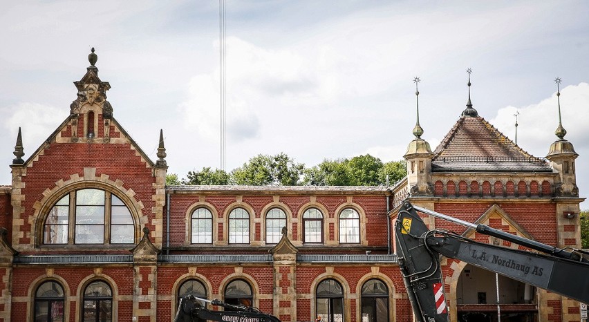 Remont dworca PKP Gdańsk Główny. Trwa wymiana dachu [maj...