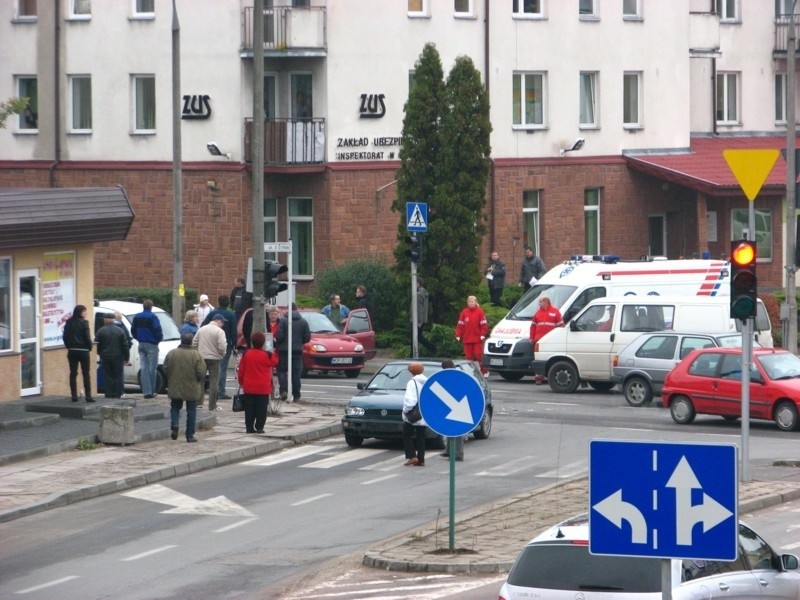 Wypadek na skrzyzowaniu 3 Maja i Dubois, tuz pod ZUSem w...