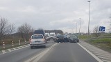 Zderzenie aut pod Stargardem. BMW najechało w mazdę   