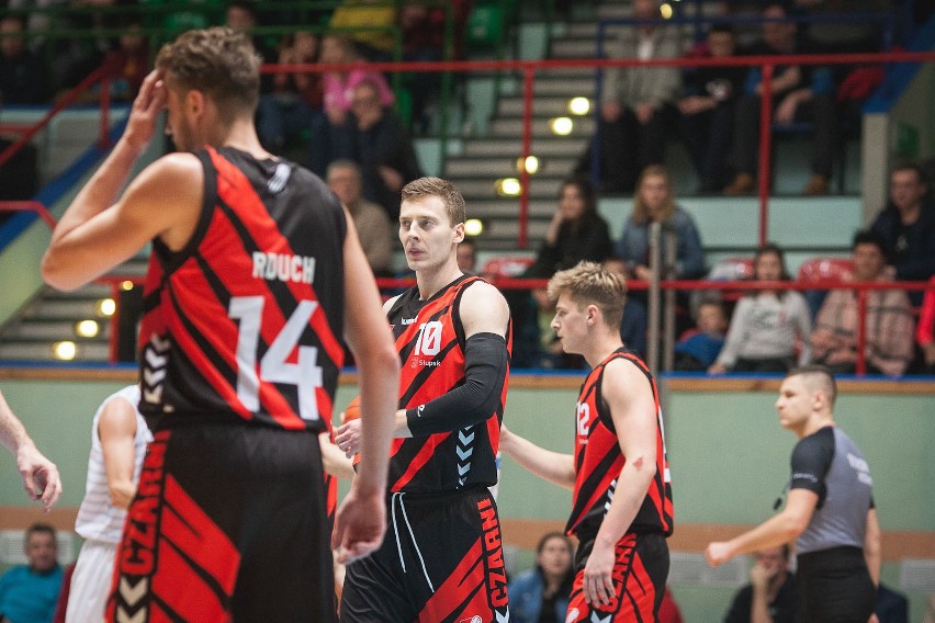 Czarni pokonali Kotwicę Kołobrzeg 84:64 (zdjęcia)