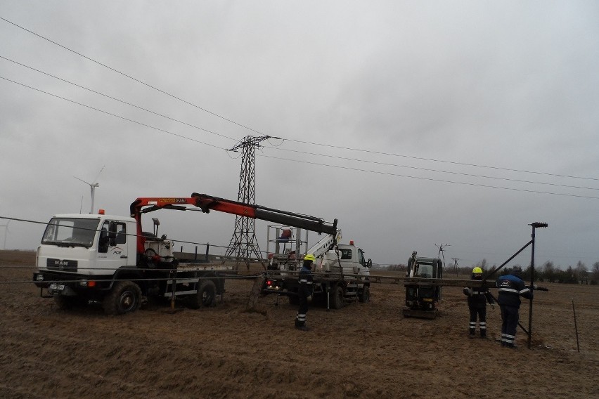 Brak prądu spowodowany wichurą. 24.02.2022 energetycy usuwają ostatnie awarie, także w naszym regionie