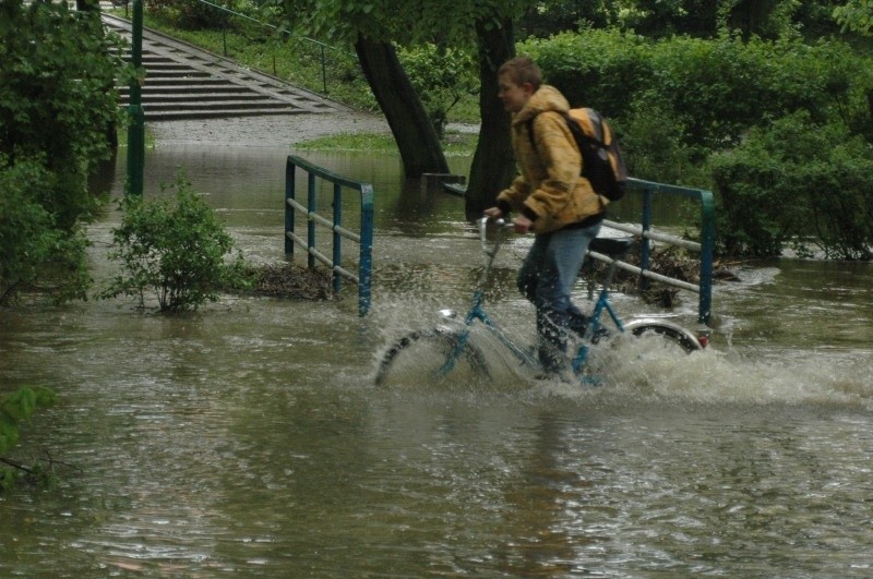 Wielka woda w Oleśnie - 18 maja 2010
Maly park