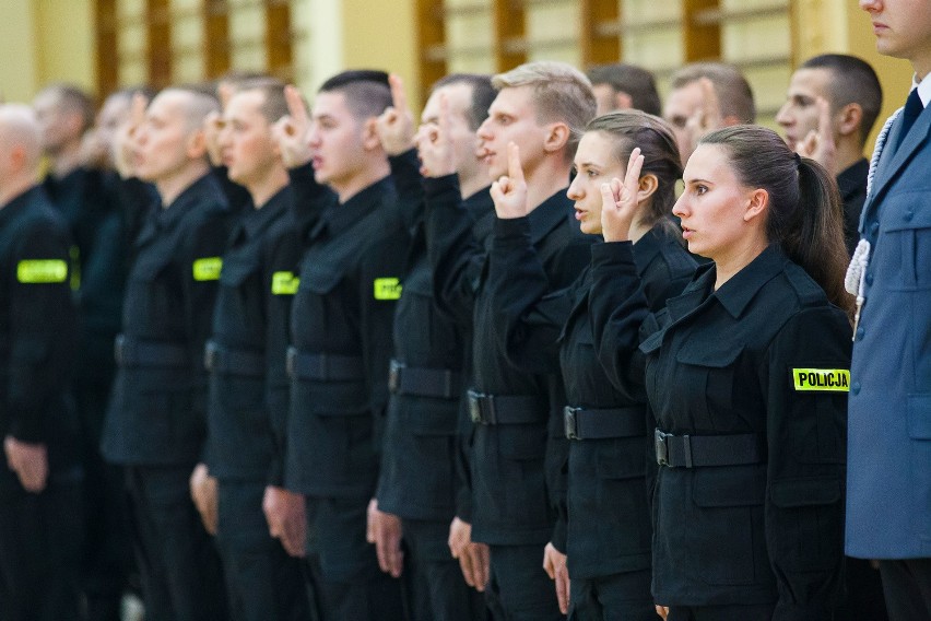 W szeregi podlaskiej policji wstąpiło 27 funkcjonariuszy....