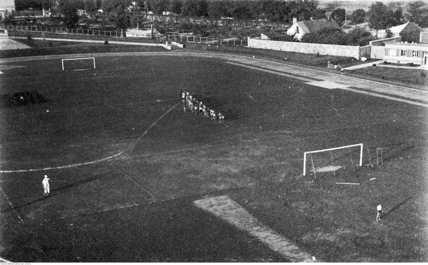 Stadion oficjalnie otwarto 18 maja 1939 roku. Na zdjęciu...