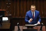 Niszczył banery wyborcze posła Krzysztofa Brejzy w Janikowie. Został złapany na gorącym uczynku